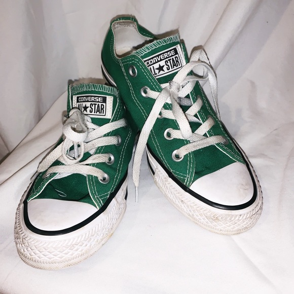 kelly green chuck taylors